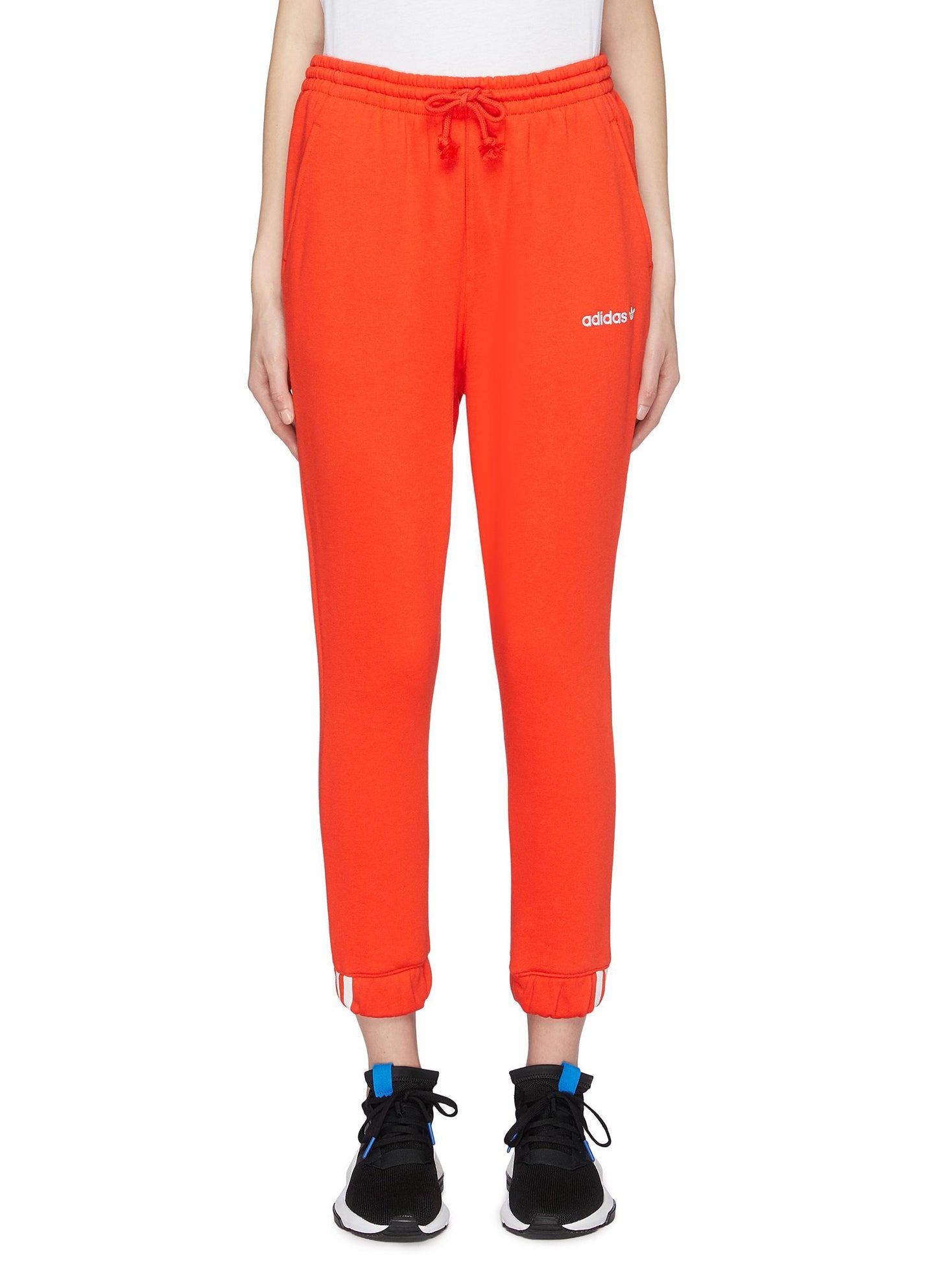 3-raidalliset kalvosinnapit, brodeeratut housut - adidas - Punainen